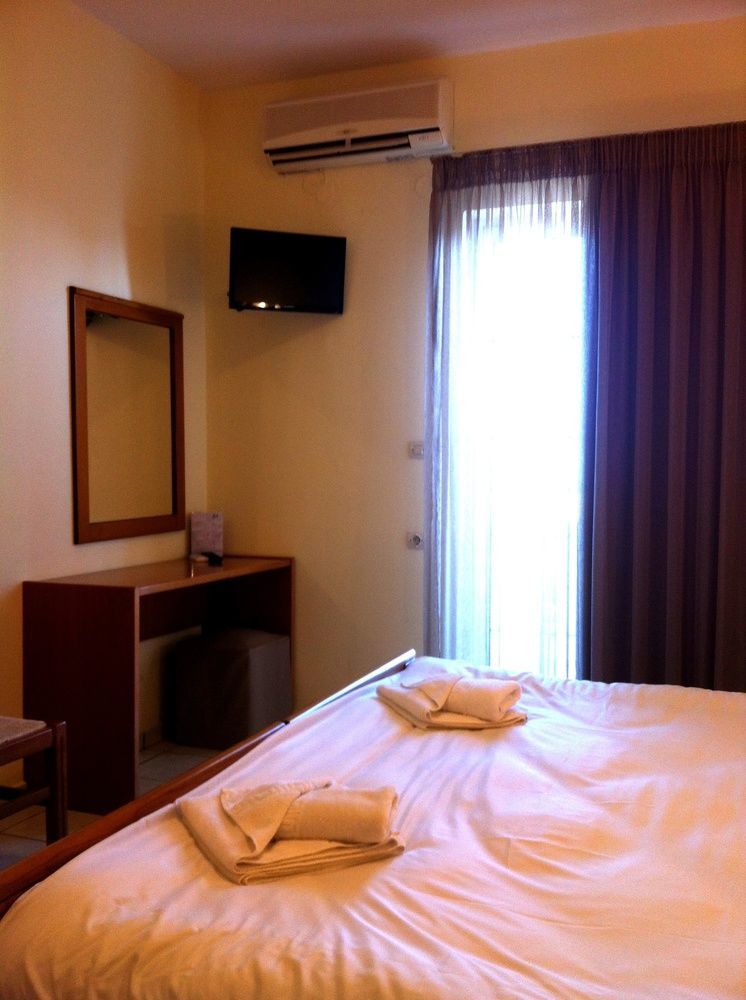 Amaryllis Aparthotel Platanias  Exterior photo